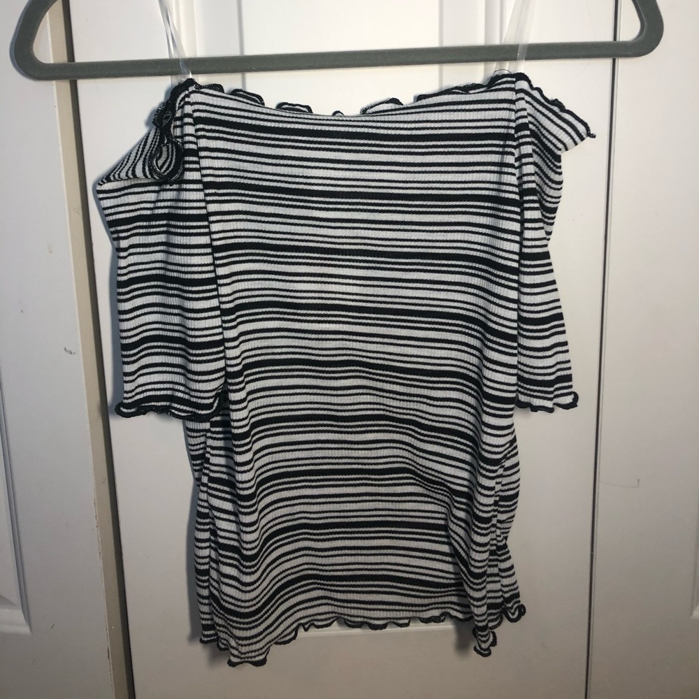 Fitted off the shoulder stripped crop top